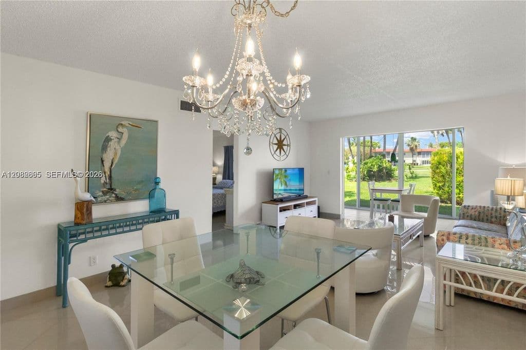 2+1 Condo — 3 Abbey Ln APT 101
