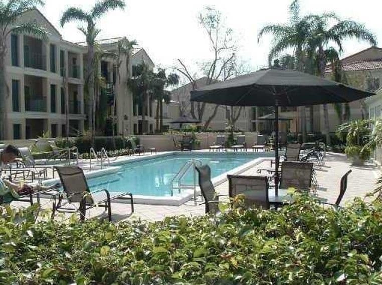 2+1 Condo — 833 RIVERSIDE Drive #824