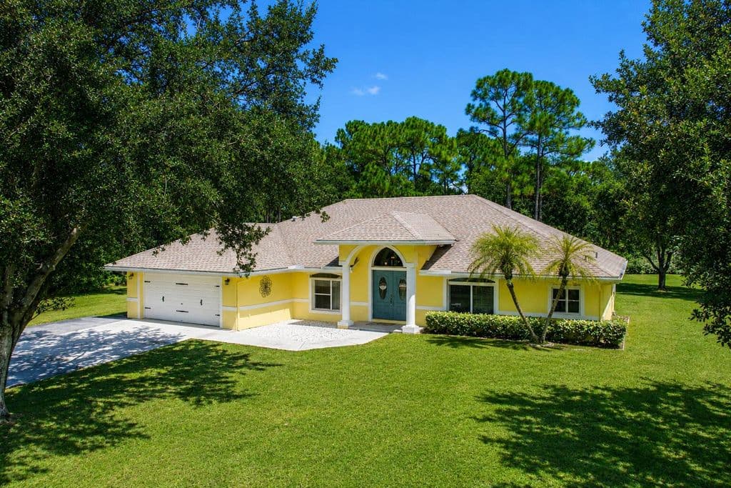 4-bedroom Single-Family Home — 17037 92nd Lane N
