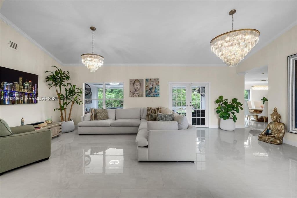 5-bedroom Single-Family Home — 28565 SW 158th Ct
