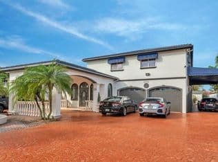4+1 Müstakil ev — 3750 SW 136th Ct, Miami, 33175