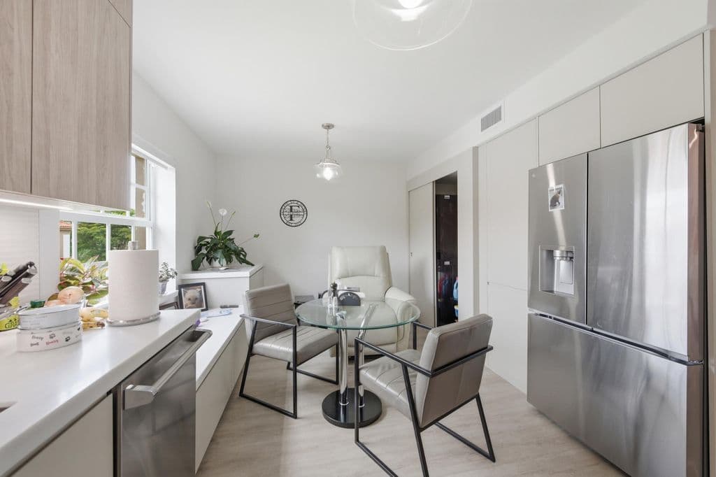 3+1 Condo — 7369 Orangewood Lane