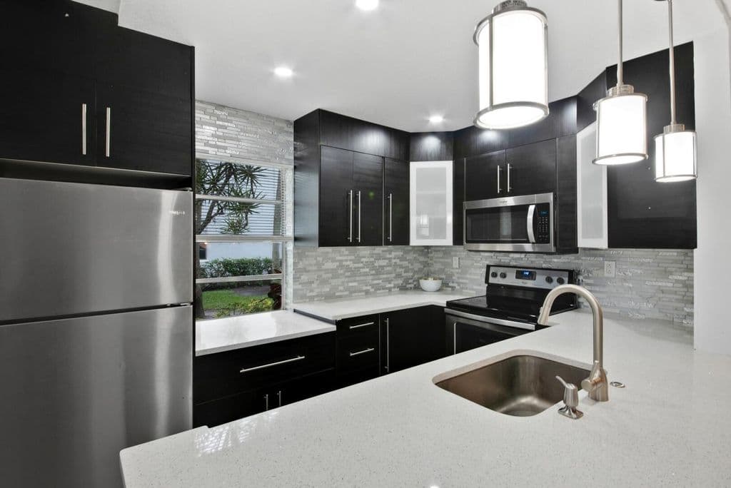 2+1 Condo — 21 Normandy A