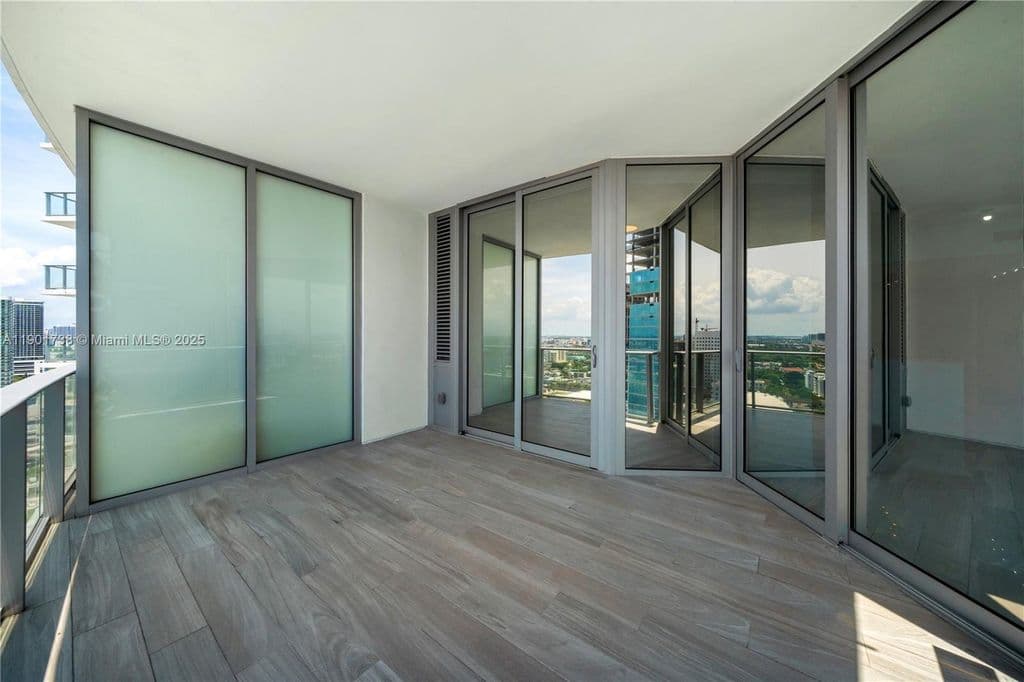 1+1 Condo — 851 NE 1st Ave #2106