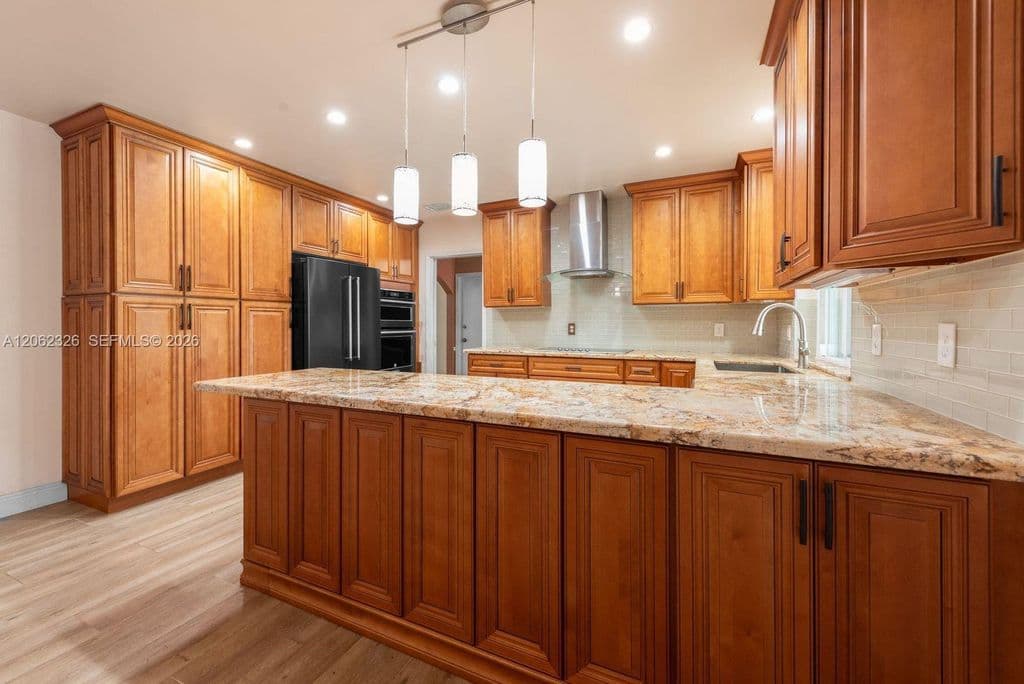 4+1 Müstakil ev — 8331 SW 156th St