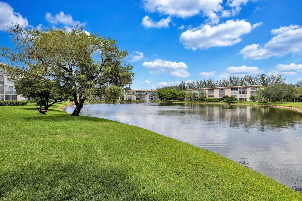 2+1 Condo — 1902 Bermuda Circle #L2