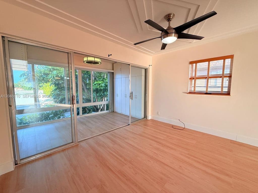 2+1 Condo — 2832 Fillmore St APT 20