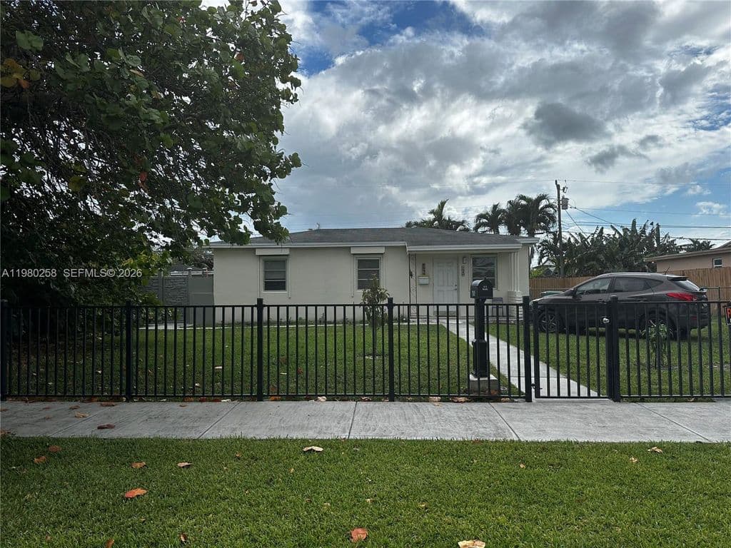 3+1 Müstakil ev — 7540 SW 37th St