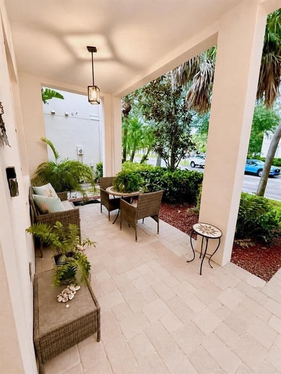 3-bedroom Property — 8074 MURANO CIRCLE