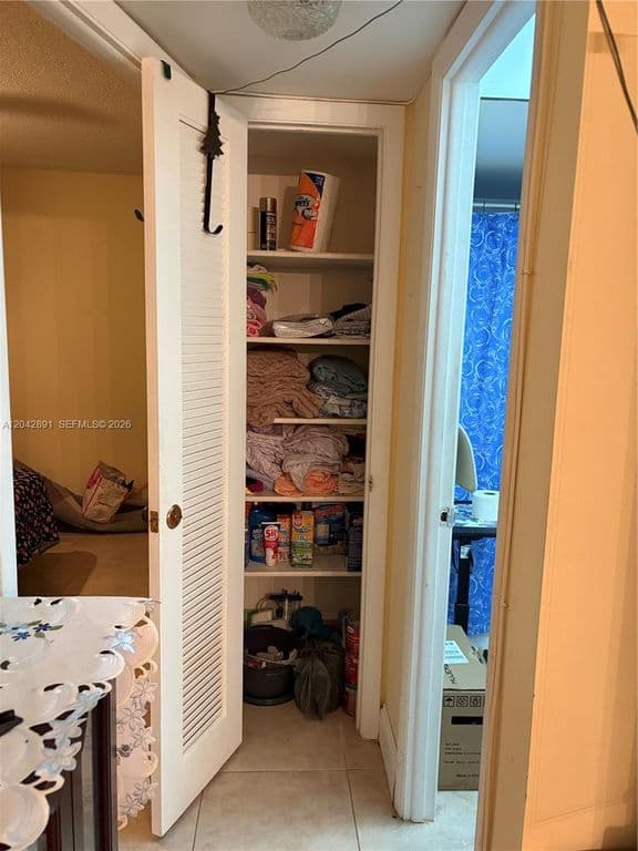 2-bedroom Condo — 2741 N Pine Island Rd APT 109