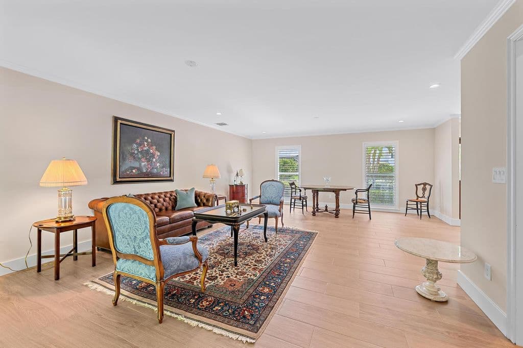 5-bedroom Single-Family Home — 11785 Lake Shore Place