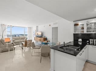 1+1 Condo — 6801 Collins Ave #1401, Miami Beach, 33141