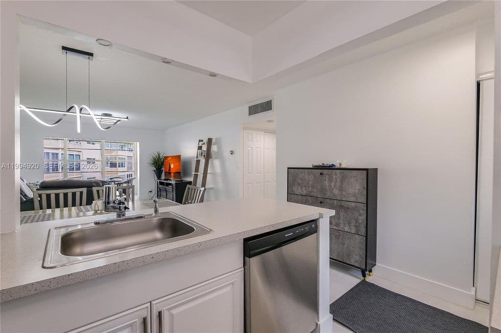 2-bedroom Condo — 4701 NW 34th St APT 502