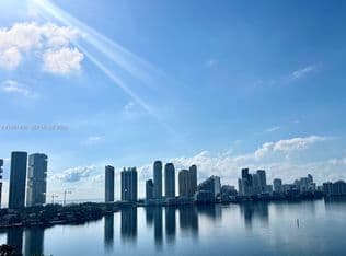2-bedroom Condo — 3530 Mystic Pointe Dr APT 1412, Aventura, 33180