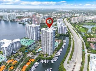2+1 Condo — 3500 Mystic Pointe Dr APT 1205, Aventura, 33180