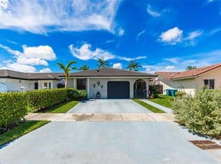 4+1 Müstakil ev — 14851 SW 59th St, Miami, 33193