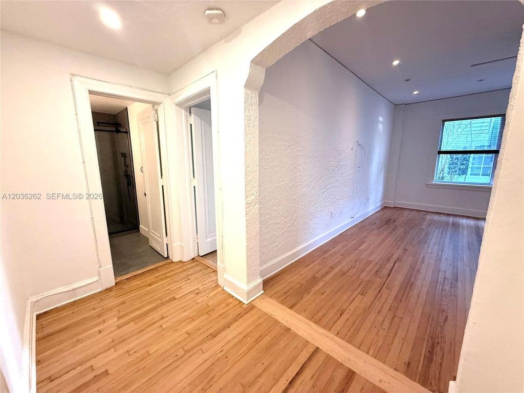 2-bedroom Condo — 900 16th St APT 108