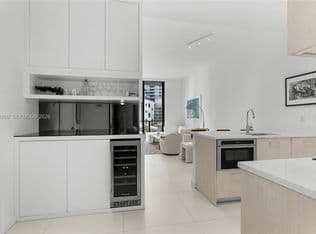 1+1 Condo — 501 NE 31st St Unit 204, Miami, 33137