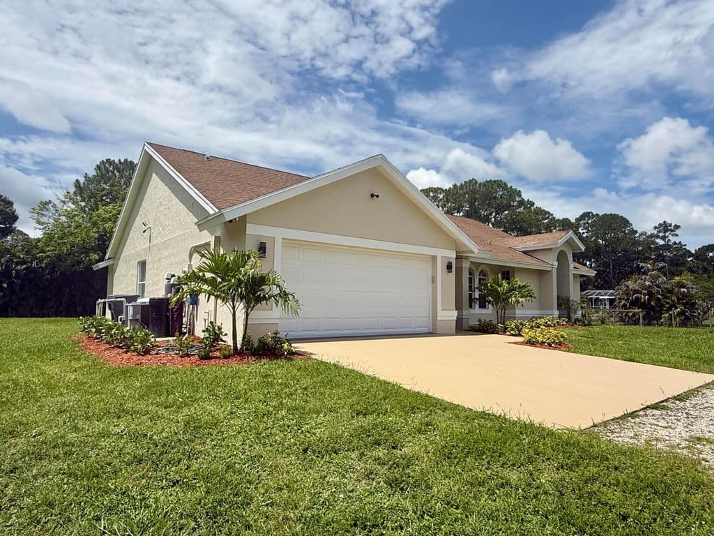 4-bedroom Single-Family Home — 14618 63rd Court N