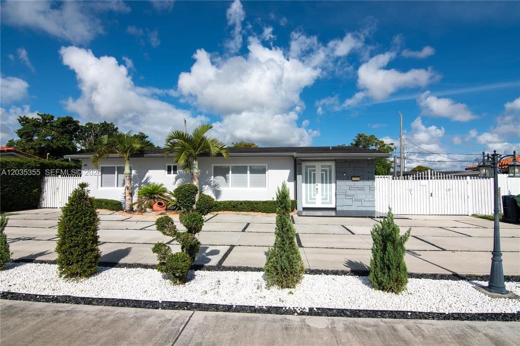 3-bedroom Single-Family Home — 3030 SW 96th Ave