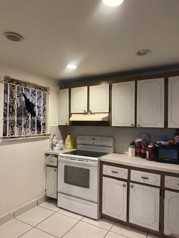 2+1 Condo — 13725 NE 6th Ave APT 209
