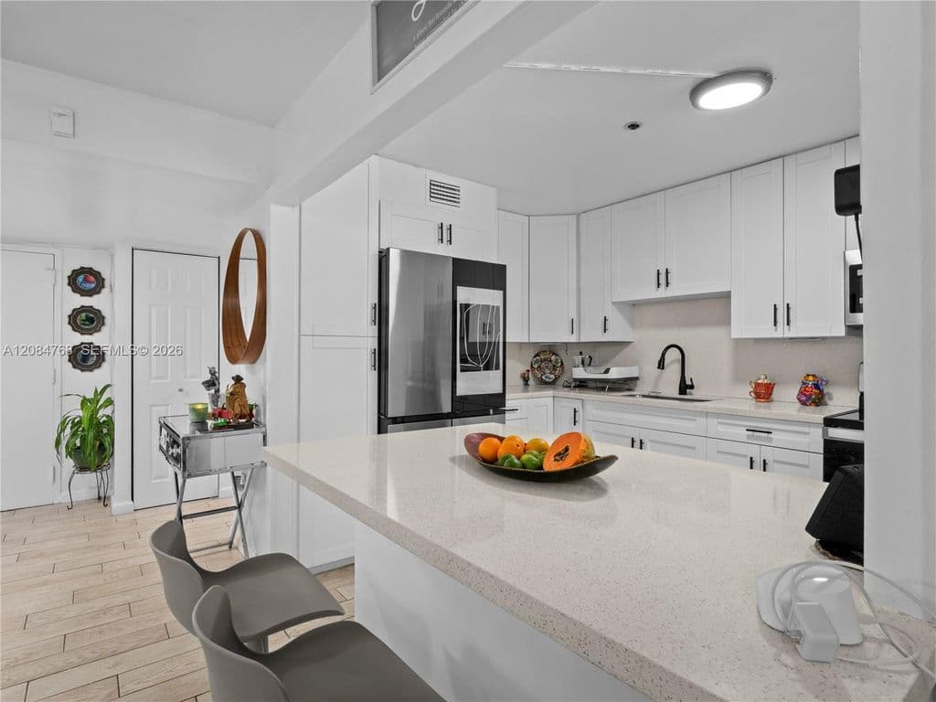 3+1 Condo — 671 NE 195th St APT 329E