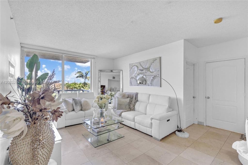 2-bedroom Condo — 5077 NW 7th St APT 517