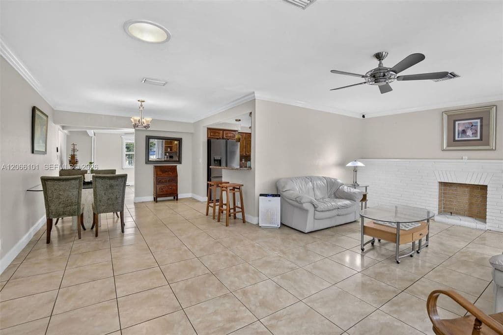 4-bedroom Single-Family Home — 801 Ixora Ln
