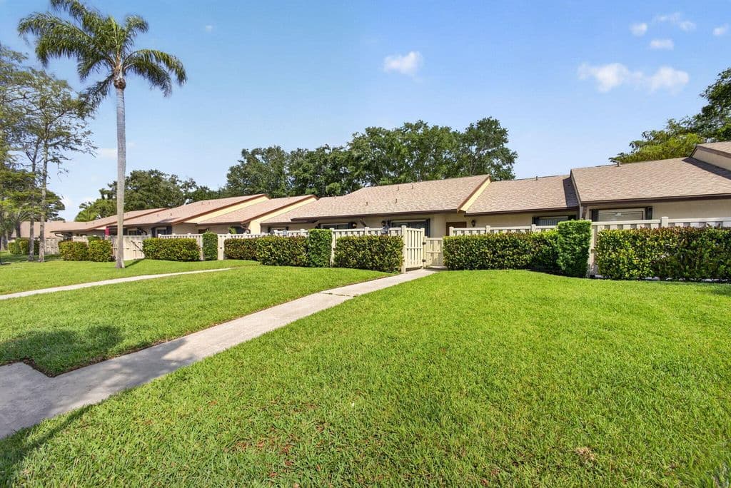 2+1 Condo — 1025 Green Pine Boulevard #F