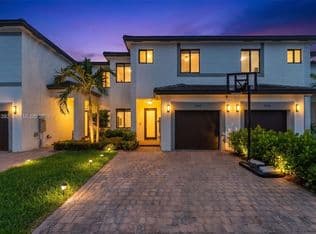 3-bedroom Townhouse — 13648 SW 157th Ct #13648, Miami, 33196