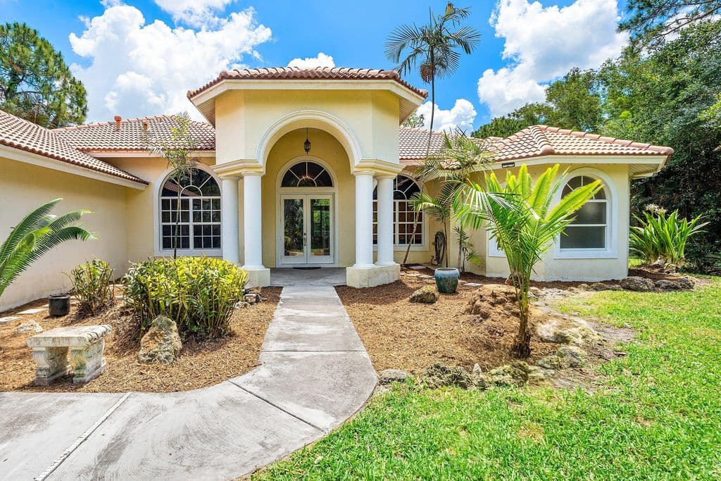4-bedroom Single-Family Home — 4956 200th Trail N
