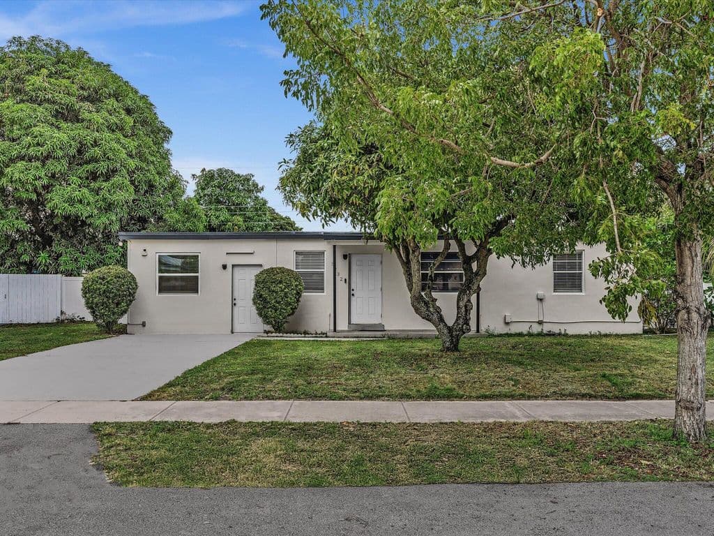 4-bedroom Single-Family Home — 5232 NE 19th Avenue