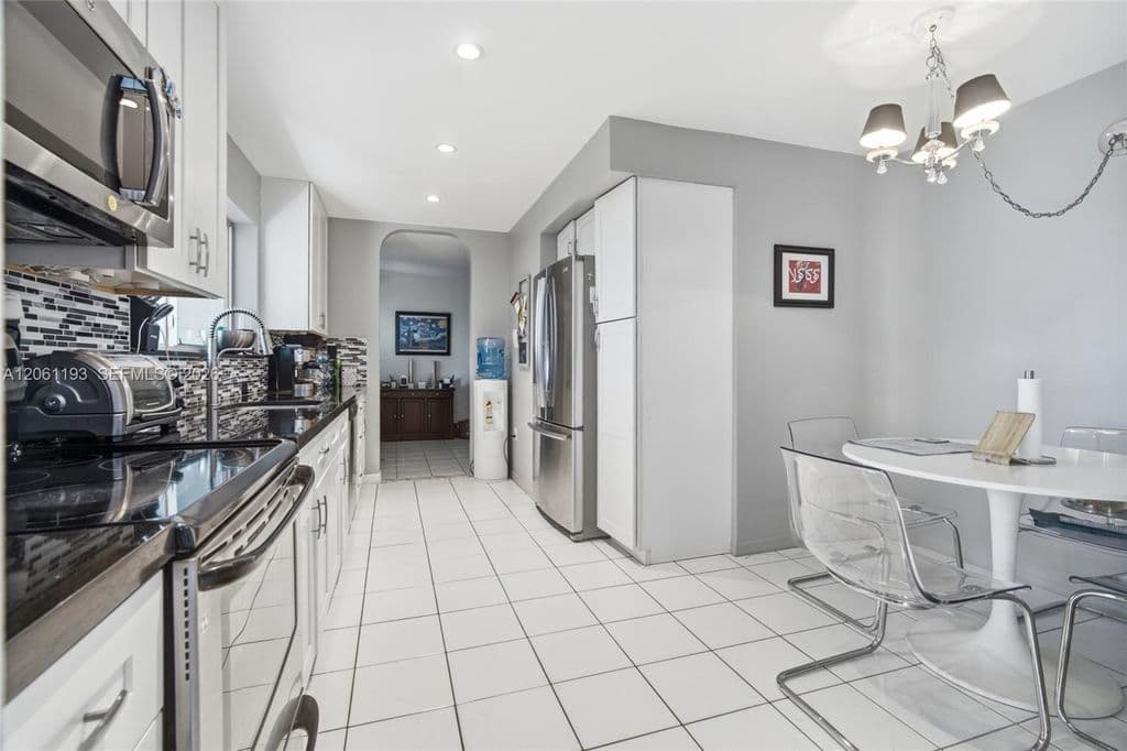 3+1 Müstakil ev — 21221 NE 3rd Ct