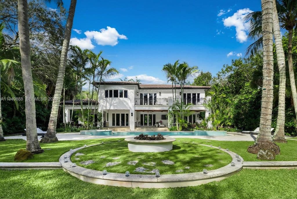 6-bedroom Single-Family Home — 5002 SW 86th St