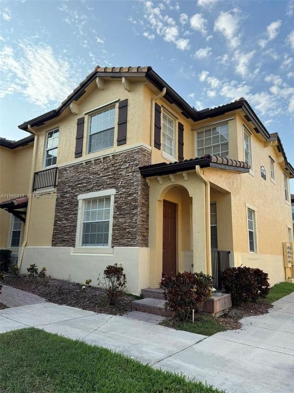 3-bedroom Property — 9257 SW 227th St Unit 11