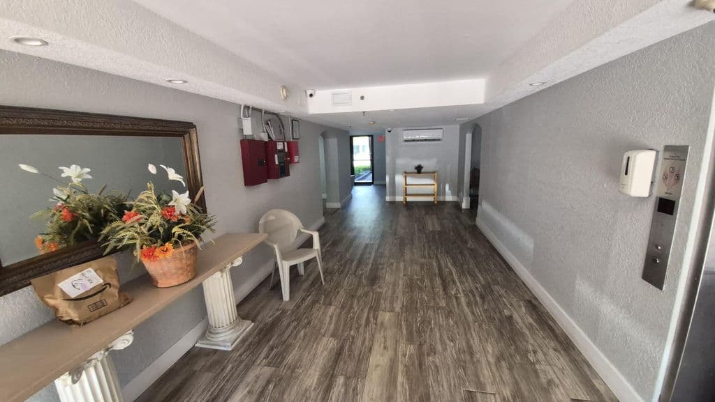 2-bedroom Condo — 450 Egret Circle #9403