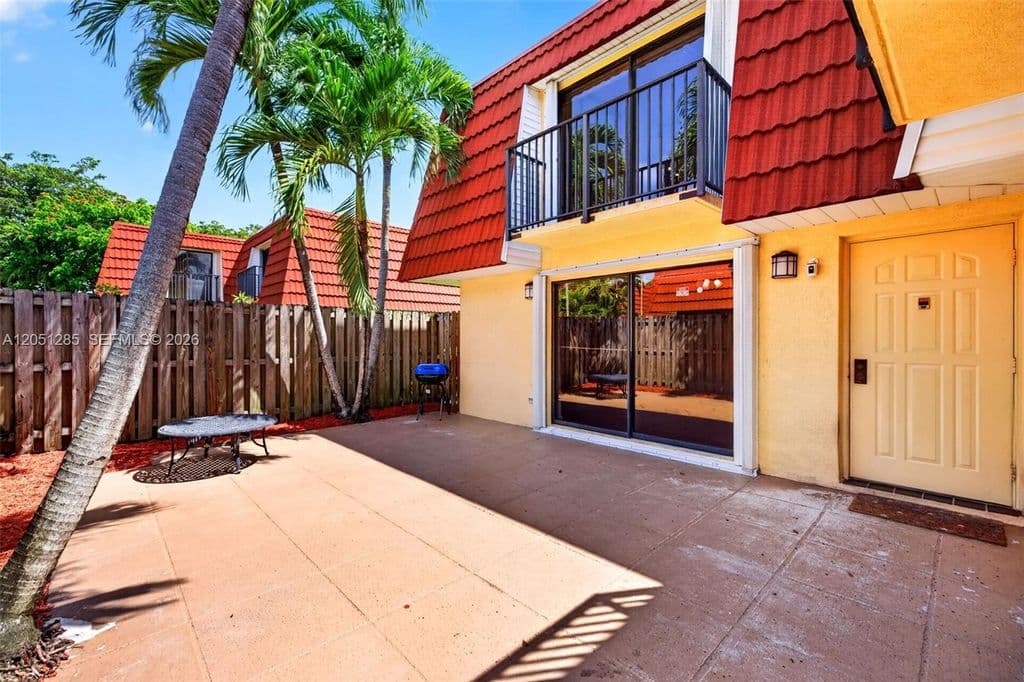 2+1 Mülk — 719 NW 98th Cir