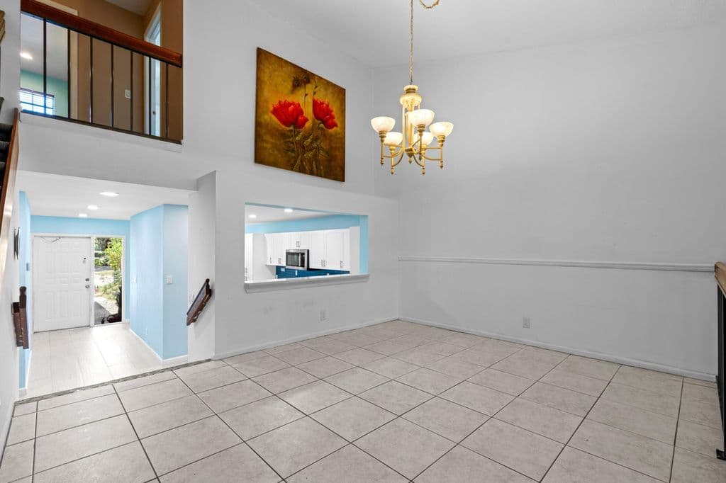 3+1 Mülk — 471 Ashwood Place