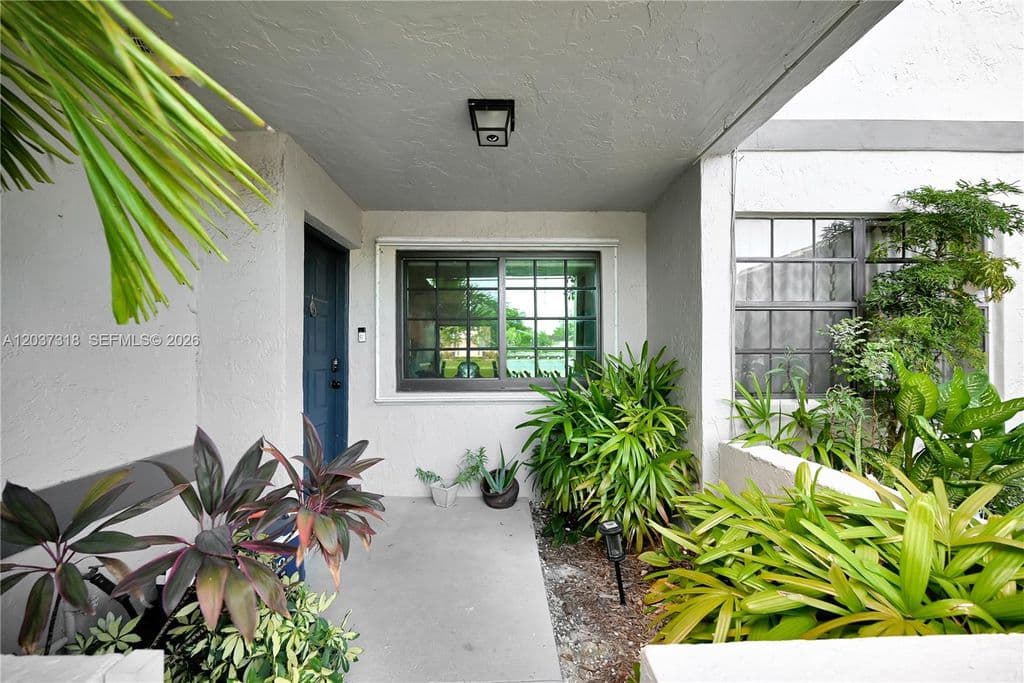 3-bedroom Property — 15561 SW 110th Ter