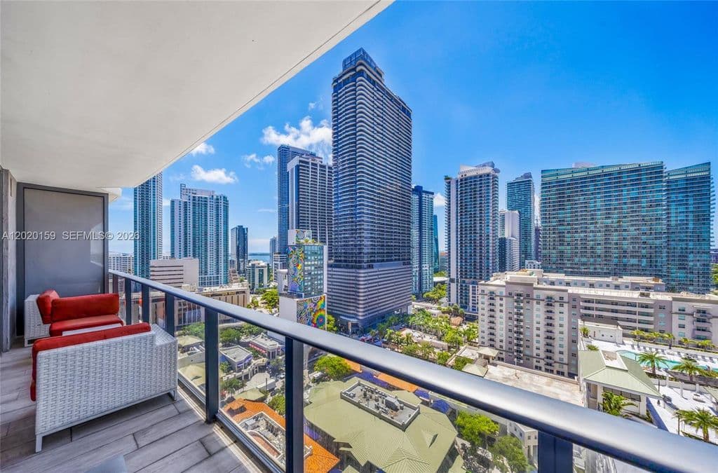 1-bedroom Condo — 55 SW 9th St APT 1804