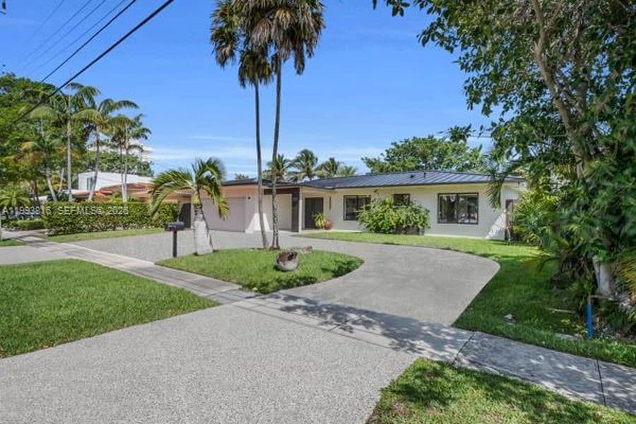 3-bedroom Single-Family Home — 2025 Arch Creek Dr