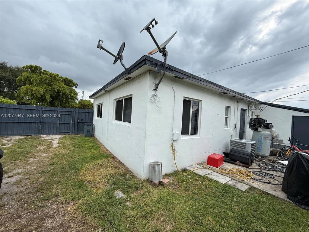 3+1 Müstakil ev — 3345 SW 73rd Avenue Rd