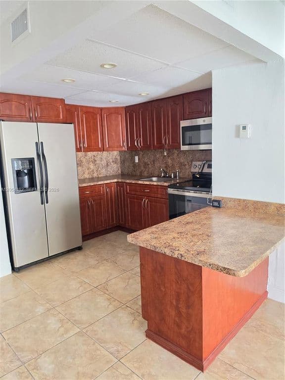 2+1 Condo — 10972 SW 4th St #J2