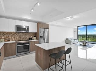 1+1 Condo — 5300 Paseo Blvd APT 1410, Doral, 33166