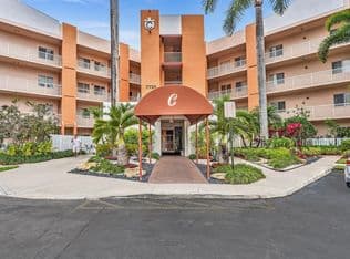 2+1 Condo — 7735 Yardley Drive #406, Tamarac, 33321