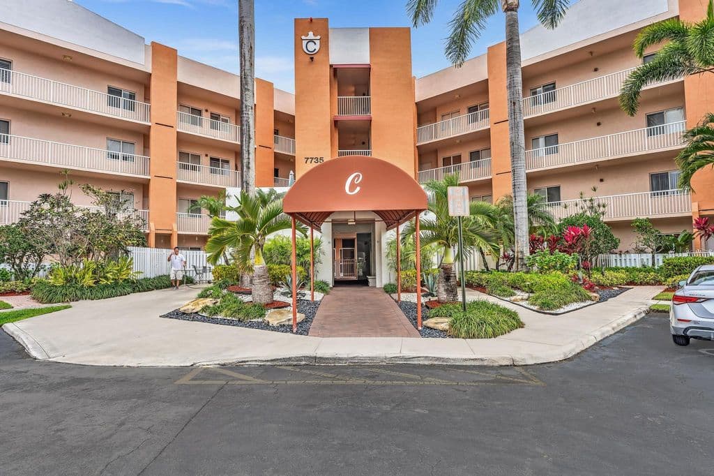2+1 Condo — 7735 Yardley Drive #406