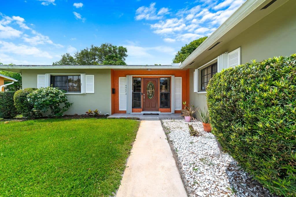 3-bedroom Single-Family Home — 4460 NW 3rd Place