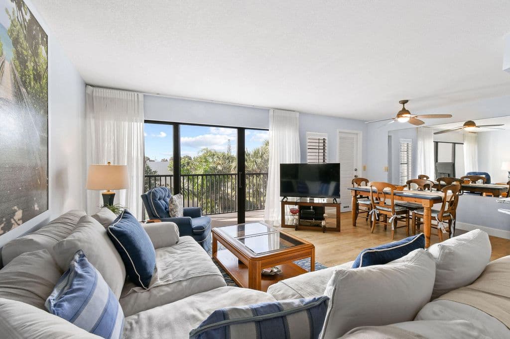 2+1 Condo — 1605 S Us Highway 1 #301v6