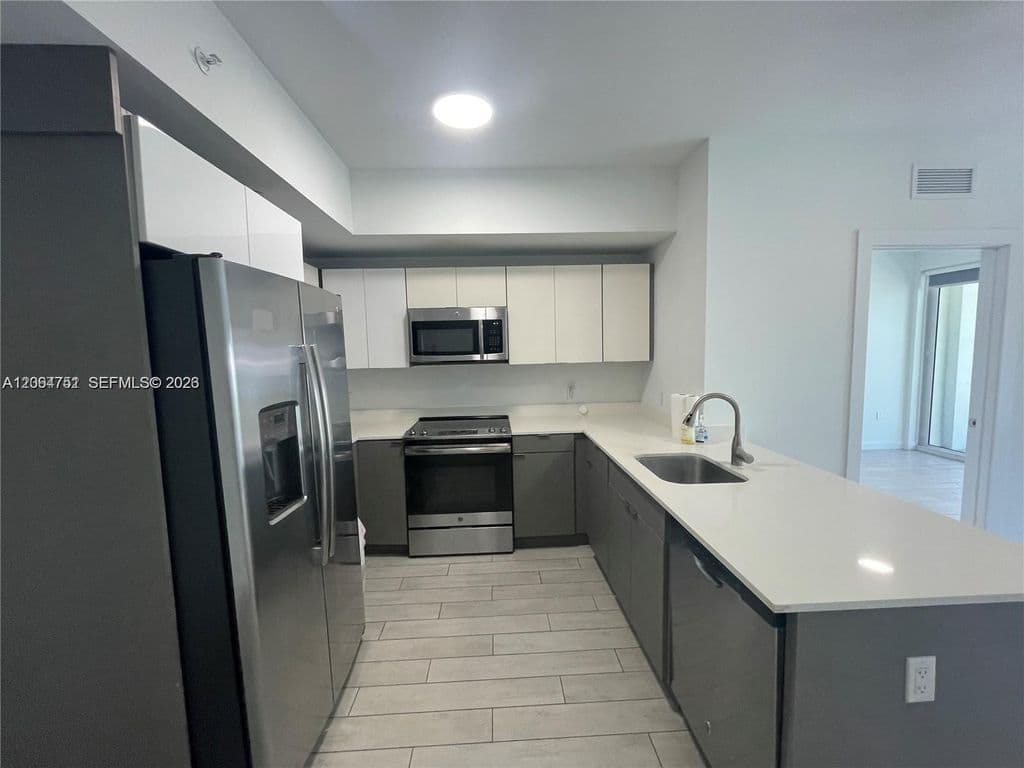 2-bedroom Condo — 321 NE 26th St Unit 512