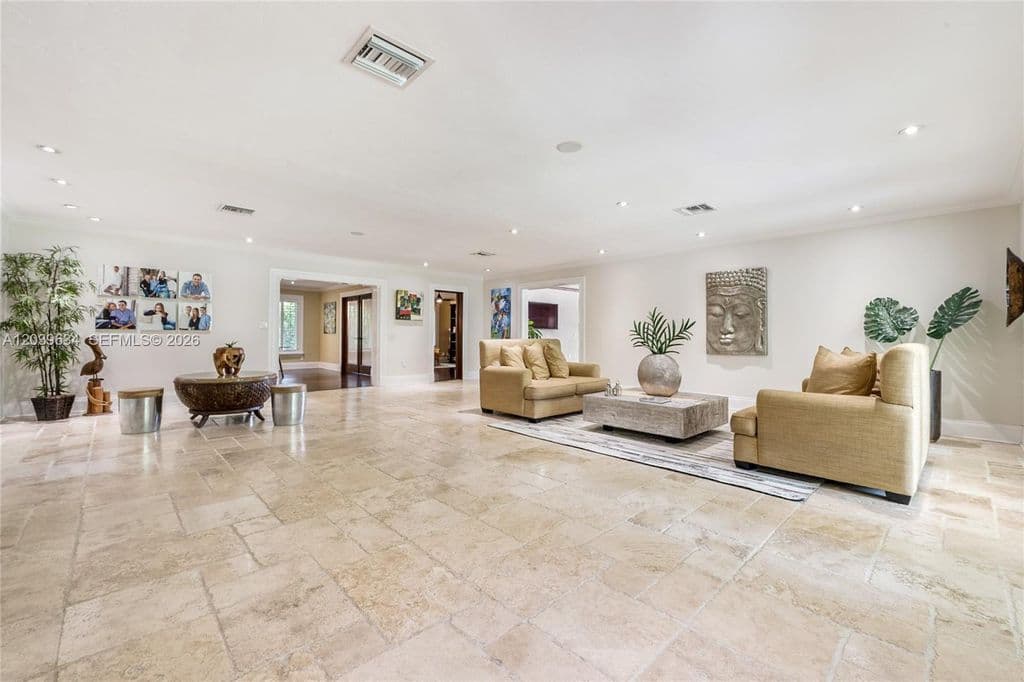 5+1 Müstakil ev — 11900 SW 63rd Ave